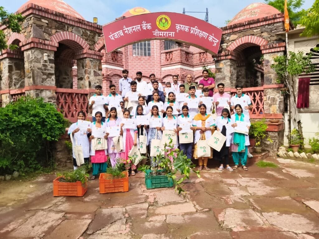 नीमराणा में असिस्टेंट बुक कीपर प्रशिक्षण का समापन और कृषक संगोष्ठी का आयोजन 2 img 20250718 wa03075175096450448004834