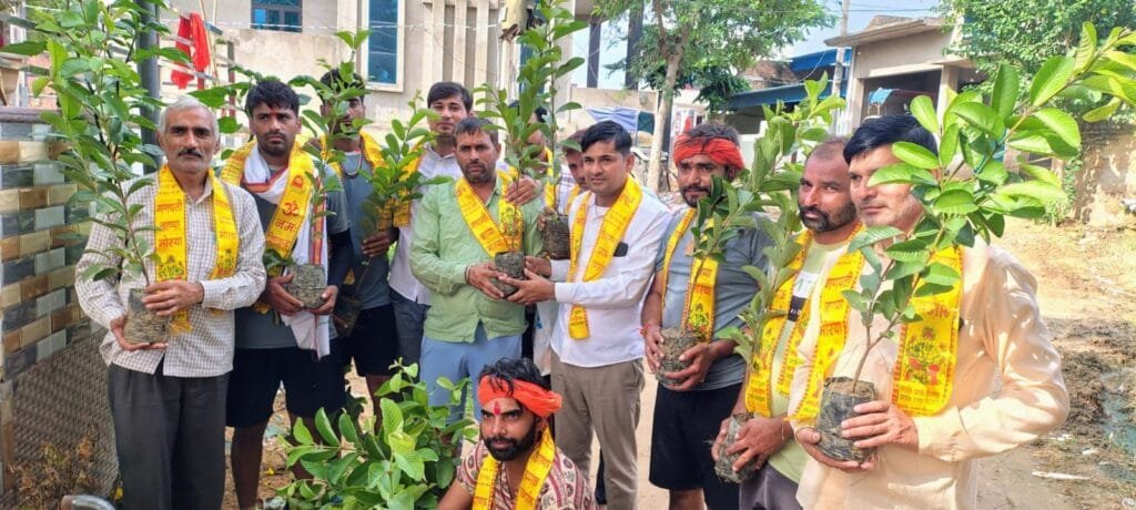 शिव भक्ति का शानदार स्वागत: डाक कांवड़ियों का भव्य अभिनंदन 2 img 20250723 wa01275834234668257300435