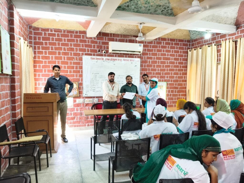 नीमराना में सॉफ्ट टॉयज प्रशिक्षण कार्यक्रम का समापन, प्रमाण पत्र वितरित कर दिया आत्मनिर्भरता और पर्यावरण संरक्षण का संदेश 4 img 20250724 wa01565648948379432581823