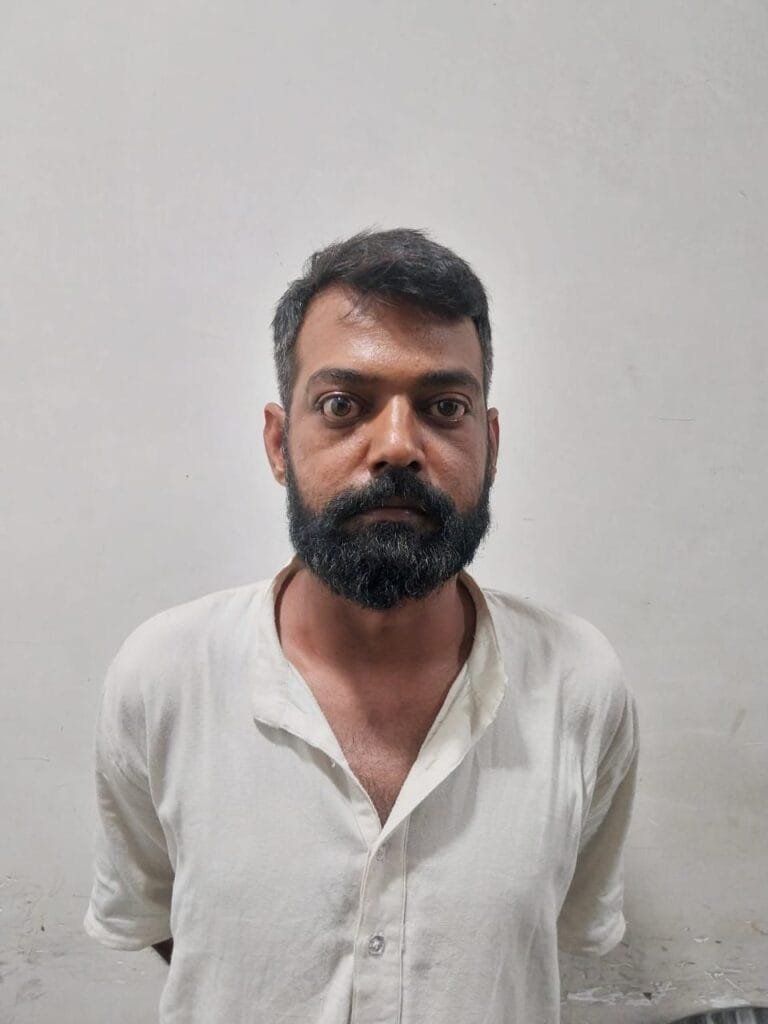 नीमराना में बड़ा खुलासा: अंतरराज्यीय क्रूड ऑयल चोर गिरोह का सरगना गिरफ्तार, देशभर में 33 से अधिक मामलों में था वांछित 2 img 20250728 wa00893728193913519266966