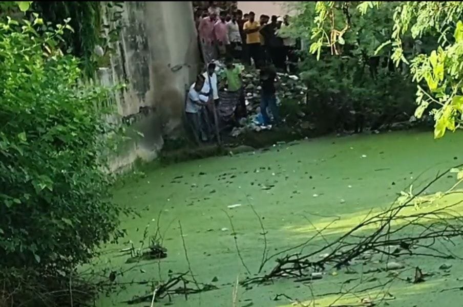 गंडाला गांव में जोहड़ से युवक का शव बरामद, कांवड़ लाने निकला था 17 जुलाई कोगुलशन शर्मा के रूप में हुई पहचान, शव पुराना होने से पहचान में लगी देर; पुलिस जांच में जुटी 4 screenshot 20250720 123129 gallery8486206961465003786