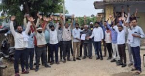 रक्षाबंधन पर भी जारी रहा एफआरटी कार्मिकों का कार्य बहिष्कार, बिजली व्यवस्था प्रभावित 3 image editor output image1891769218 17547406605514913826241197735412