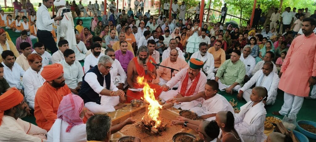 रिवाला धाम मलपुरा में श्रावणी उपाकर्म पर्व पर उपनयन एवं वेदारंभ संस्कार संपन्न 2 img 20250809 wa00128636716767832513659