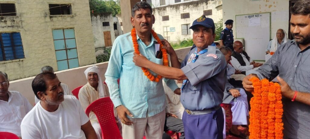 बनेठी विद्यालय में स्वतंत्रता दिवस समारोह का आयोजन, छात्र-छात्राएं सम्मानित 4 img 20250816 wa0039435301631642049664
