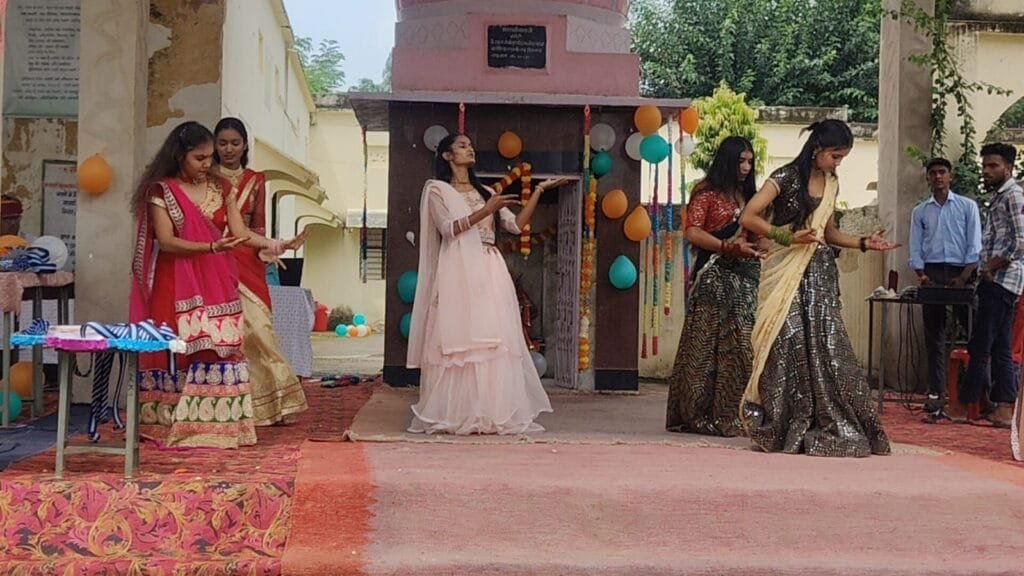बनेठी विद्यालय में स्वतंत्रता दिवस समारोह का आयोजन, छात्र-छात्राएं सम्मानित 5 img 20250816 wa00426097362284296025723