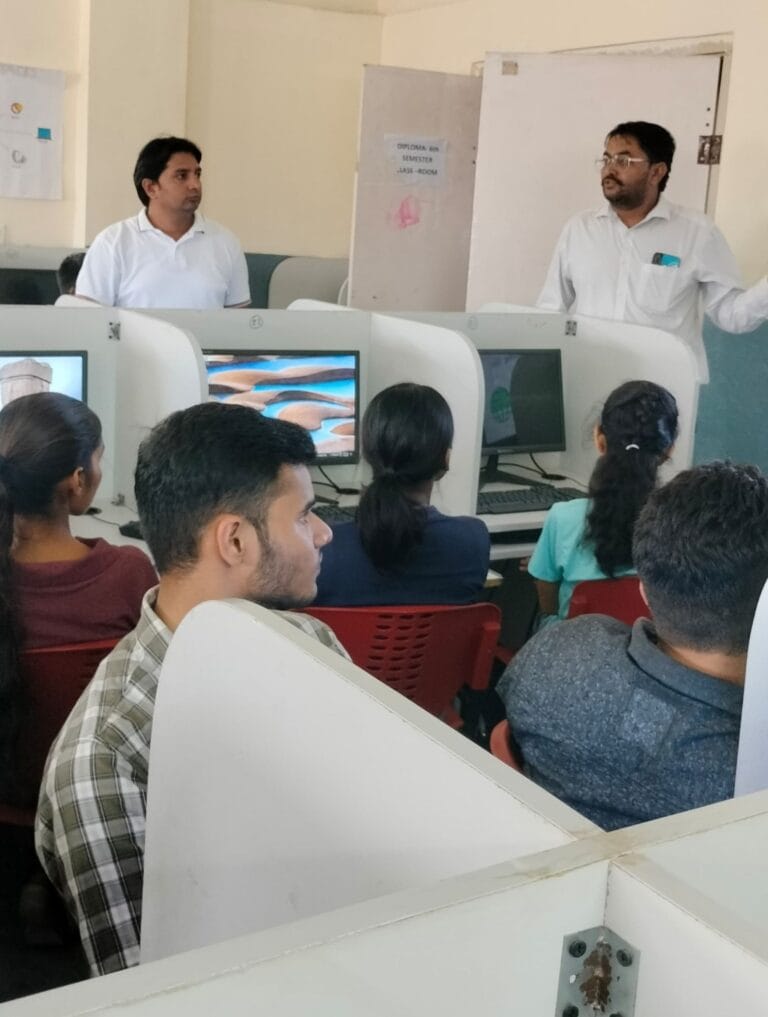 रैफल्स यूनिवर्सिटी नीमराना में ओजोन दिवस का आयोजन 4 img-20250916-wa0101719009714629788600.jpg