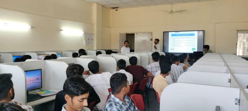 रैफल्स यूनिवर्सिटी नीमराना में ओजोन दिवस का आयोजन 4 img 20250916 wa01074967194083258763471