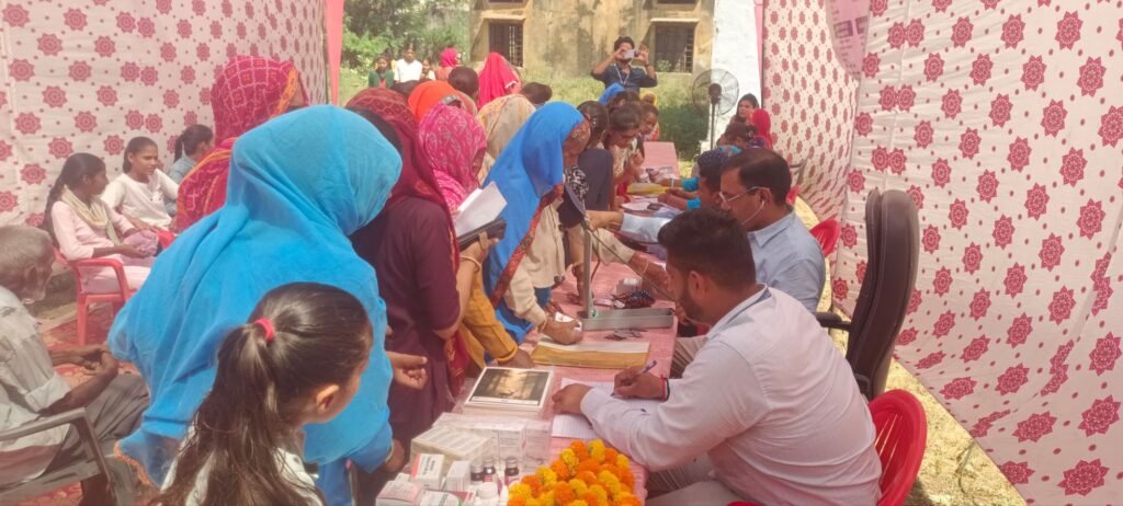 फौलादपुर आयुष्मान आरोग्य मंदिर में "स्वस्थ नारी-सशक्त परिवार" कैंप का सफल आयोजन 3 img 20250926 wa02654845214951582206191