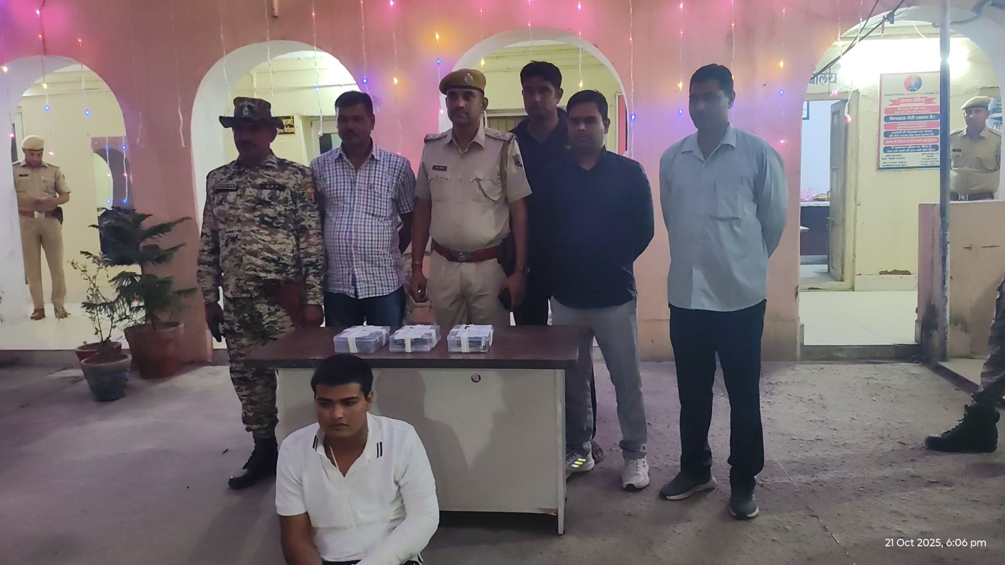 रोहित गोदारा गैंग का सदस्य गिरफ्तार, हथियारों का जखीरा बरामद 1 img-20251021-wa00449034045177381176323.jpg