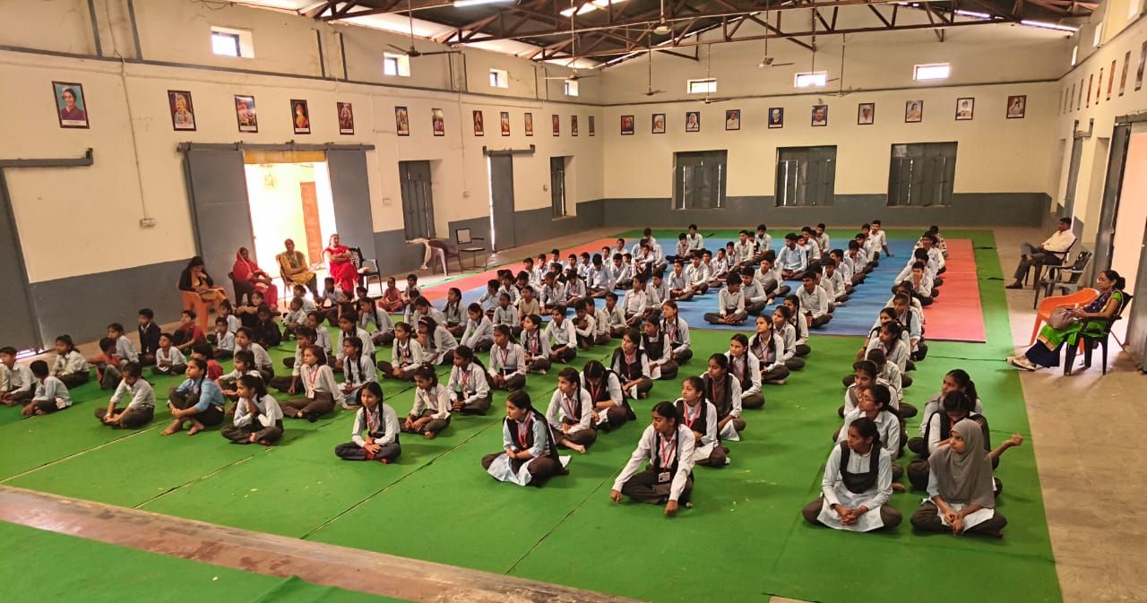 प्रागपुरा के सरकारी विद्यालय में साइबर फ्रॉड एवं वित्तीय साक्षरता शिविर आयोजित 1 img-20251029-wa00223559967543897426296.jpg