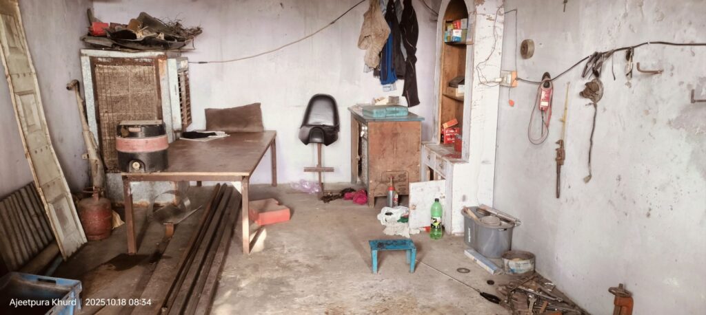 देर रात बड़ी चोरी — इंजीनियरिंग वर्कशॉप से लाखों का सामान पार, सुरक्षा व्यवस्था पर उठे सवाल 1 img202510180834124761964917672658724