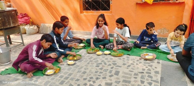 कोटपूतली-बहरोड़ क्षेत्र में श्रद्धा और उत्साह से मनाया गया गोवर्धन पूजा व अन्नकूट महोत्सव 3 img202510221144168604306140441589475.jpg