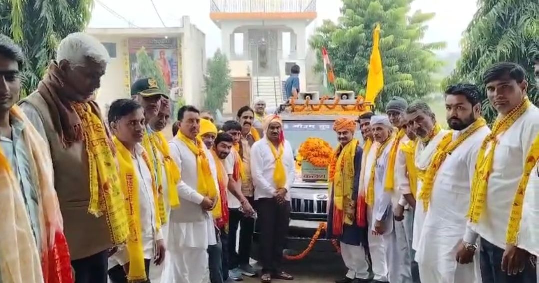 राष्ट्रीय रेजांगला पवित्र माटी कलश यात्रा बानसूर पहुंची यादव महासभा और समाज ने किया भव्य स्वागत 1 img_20251030_1648103436423969476598273.jpg