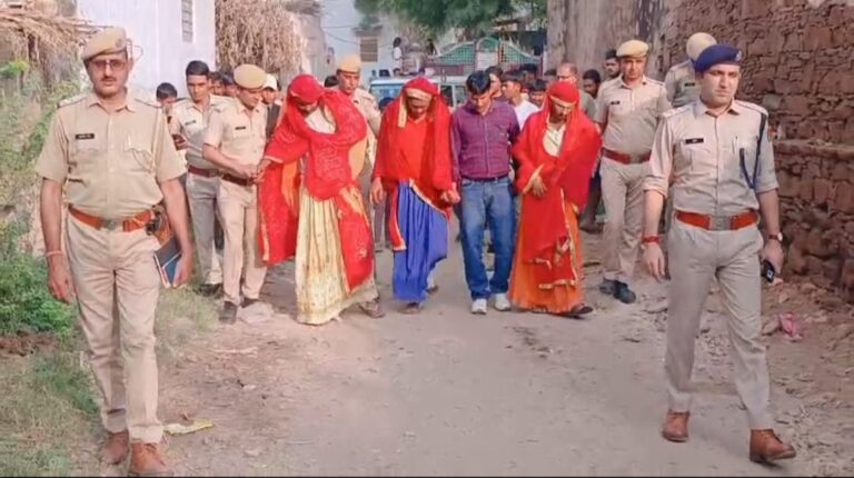 हत्या के प्रयास के तीन आरोपी गिरफ्तार, महिलाओं के वेश में निकाली परेड 4 img_20251031_1921366851487951077550417.jpg