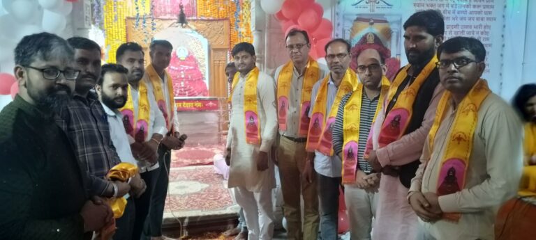 नीमराना में धूमधाम से मना श्याम जन्मोत्सव, भक्तों की उमड़ी भीड़* 42 img-20251102-wa00882692348967518811659.jpg