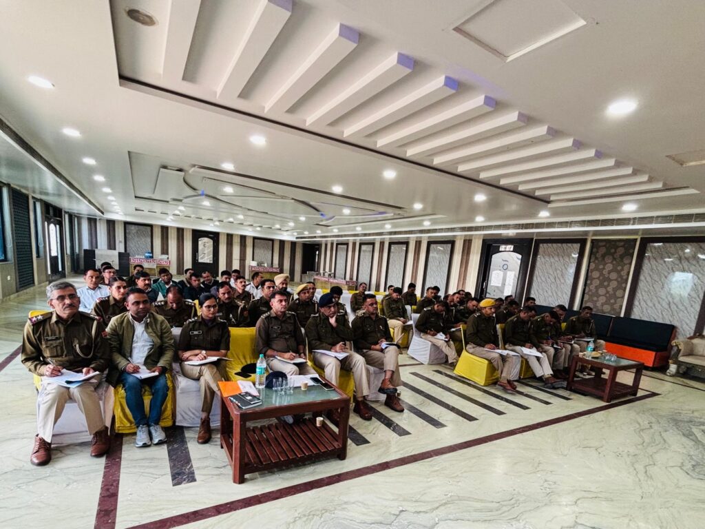 जिले में कानून-व्यवस्था मजबूत करने को एसपी बिश्नोई ने दिए सख्त निर्देश 3 img 20251120 wa00081774726787959593068