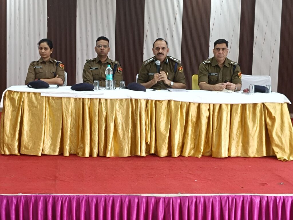 जिले में कानून-व्यवस्था मजबूत करने को एसपी बिश्नोई ने दिए सख्त निर्देश 2 img 20251120 wa0012707523061406206557