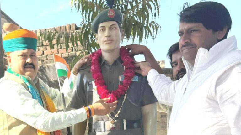 शहीद की पुण्यतिथि पर निःशुल्क नेत्र चिकित्सा शिविर का आयोजन, 400 मरीज लाभान्वित 7 image_editor_output_image-45527351-17657630056862751080396072088561.jpg