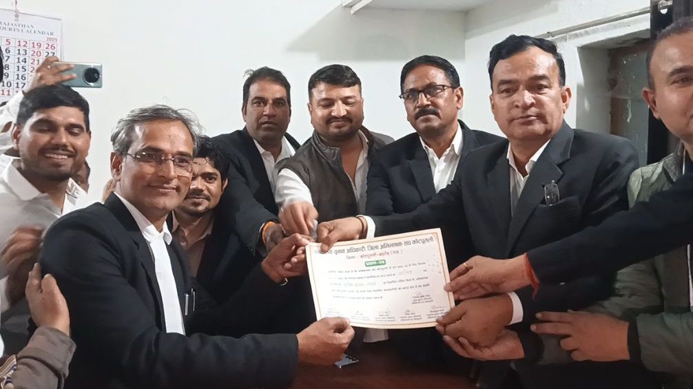 कोटपूतली: जिला अभिभाषक संघ के चुनाव सम्पन्न, बजरंग लाल शर्मा (द्वितीय) अध्यक्ष निर्वाचित 3 कोटपूतली: जिला अभिभाषक संघ के चुनाव सम्पन्न, बजरंग लाल शर्मा (द्वितीय) अध्यक्ष निर्वाचित