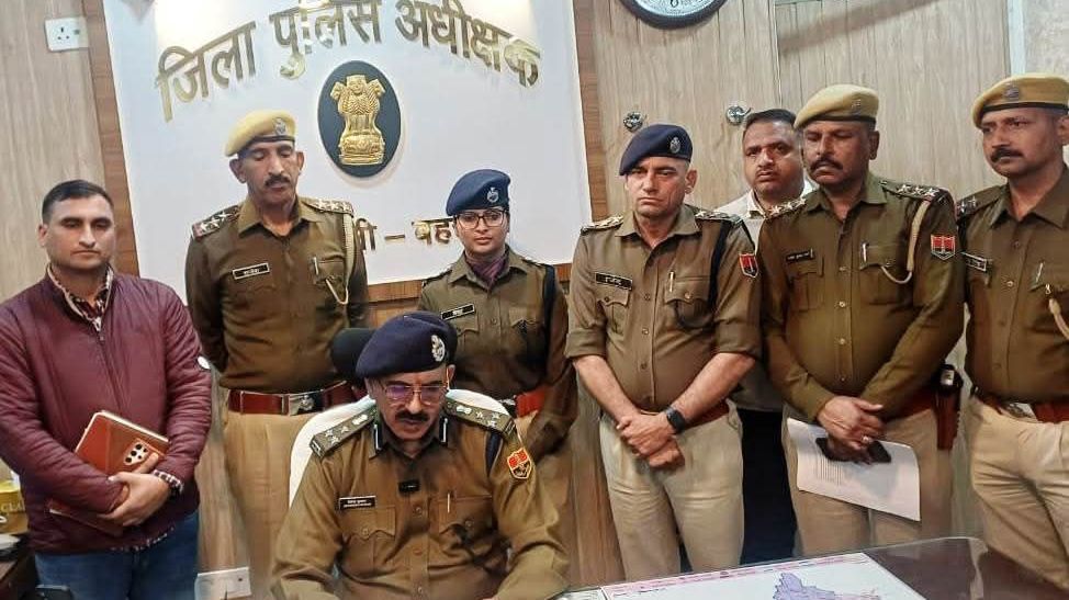 कोटपूतली-बहरोड़ पुलिस की बड़ी कार्रवाई — 100 से ज्यादा पुलिसकर्मियों ने दी दबिश, 25 गिरफ्तार, 41 डिटेन कोटपूतली-बहरोड़ पुलिस की बड़ी कार्रवाई — 100 से ज्यादा पुलिसकर्मियों ने दी दबिश, 25 गिरफ्तार, 41 डिटेन