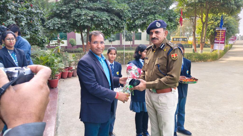 पावटा के डिस्कवरी इंटरनेशनल स्कूल में सड़क सुरक्षा माह का शुभारंभ, एसपी विश्नोई ने दिया अनुशासन का संदेश पावटा के डिस्कवरी इंटरनेशनल स्कूल में सड़क सुरक्षा माह का शुभारंभ, एसपी विश्नोई ने दिया अनुशासन का संदेश