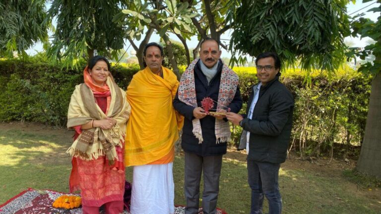 डीआईजी पदोन्नति के बाद पावटा-प्रागपुरा आगमन पर देवेन्द्र कुमार विश्नौई का भव्य अभिनंदन 7 image_editor_output_image-1714529860-17677869745395248757857565583593.jpg