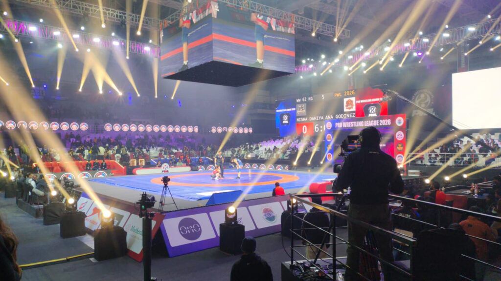 पावटा अखाड़े के पहलवान धर्मवीर की प्रो रेसलिंग लीग टीम डायरेक्टर से सौहार्द भेंट पावटा अखाड़े के पहलवान धर्मवीर की प्रो रेसलिंग लीग टीम डायरेक्टर से सौहार्द भेंट