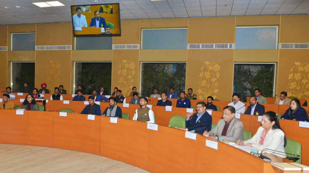 पावटा के अंशुल खंडेलवाल ने राज्य स्तरीय युवा महोत्सव में 'सॉफ्ट पावर’ विषय पर पहला स्थान हांसिल किया पावटा के अंशुल खंडेलवाल ने राज्य स्तरीय युवा महोत्सव में जीता ‘सॉफ्ट पावर’ विषय पर पहला स्थान