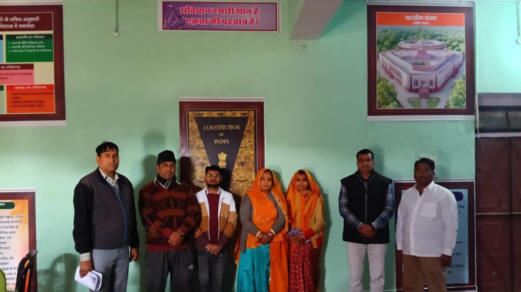 पावटा ब्लॉक के प्रागपुरा पीएम श्री महात्मा गांधी विद्यालय में संविधान कक्ष का निरीक्षण पावटा ब्लॉक के प्रागपुरा पीएम श्री महात्मा गांधी विद्यालय में संविधान कक्ष का निरीक्षण