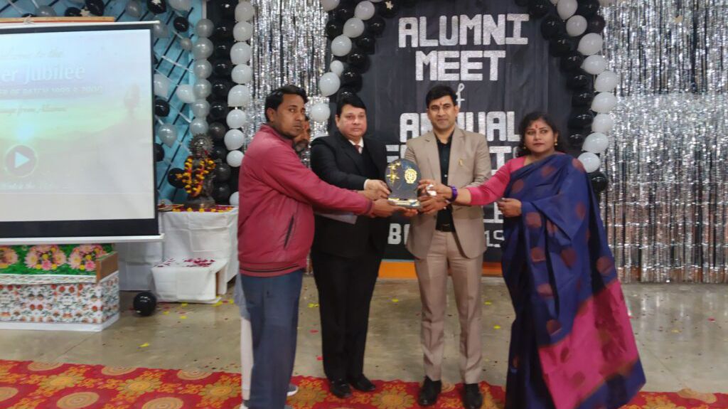 पावटा के नवोदय विद्यालय में गणतंत्र दिवस की पूर्व संध्या पर एल्यूमिनी मीट व वार्षिकोत्सव