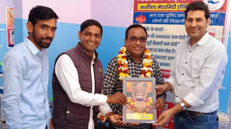 पावटा कस्बे में पुलवामा के शहीदों की स्मृति में स्वैच्छिक रक्तदान शिविर आयोजित, 55 यूनिट रक्त संग्रहित