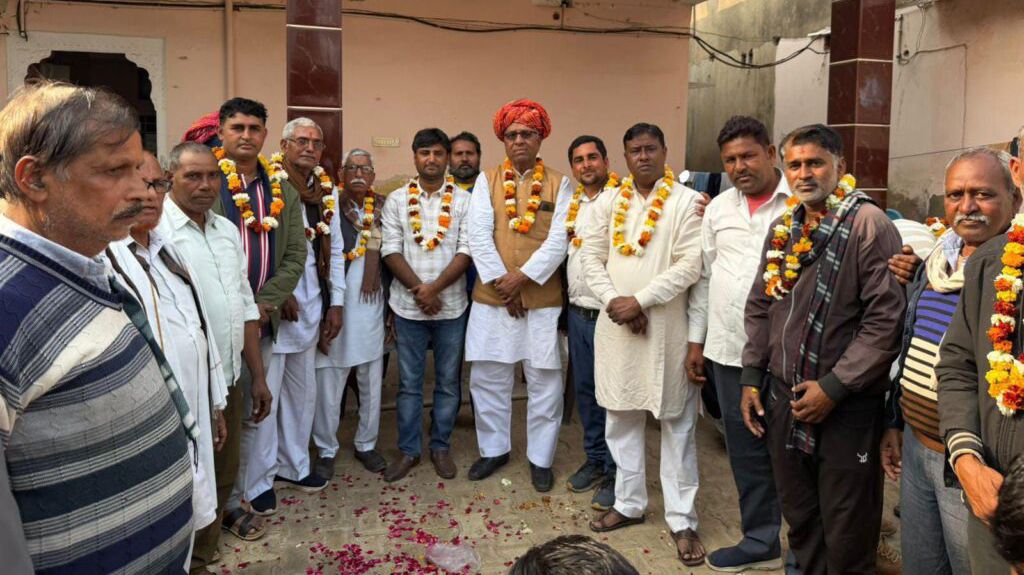 कोटपूतली–बहरोड़ जिले में कांग्रेस के पदाधिकारियों का माला-साफा पहनाकर स्वागत