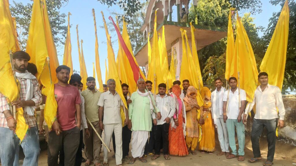 पावटा क्षेत्र के भांकरी से श्याम निशान पदयात्रा रवाना, 27 मार्च को खाटू धाम में चढ़ेगा निशान