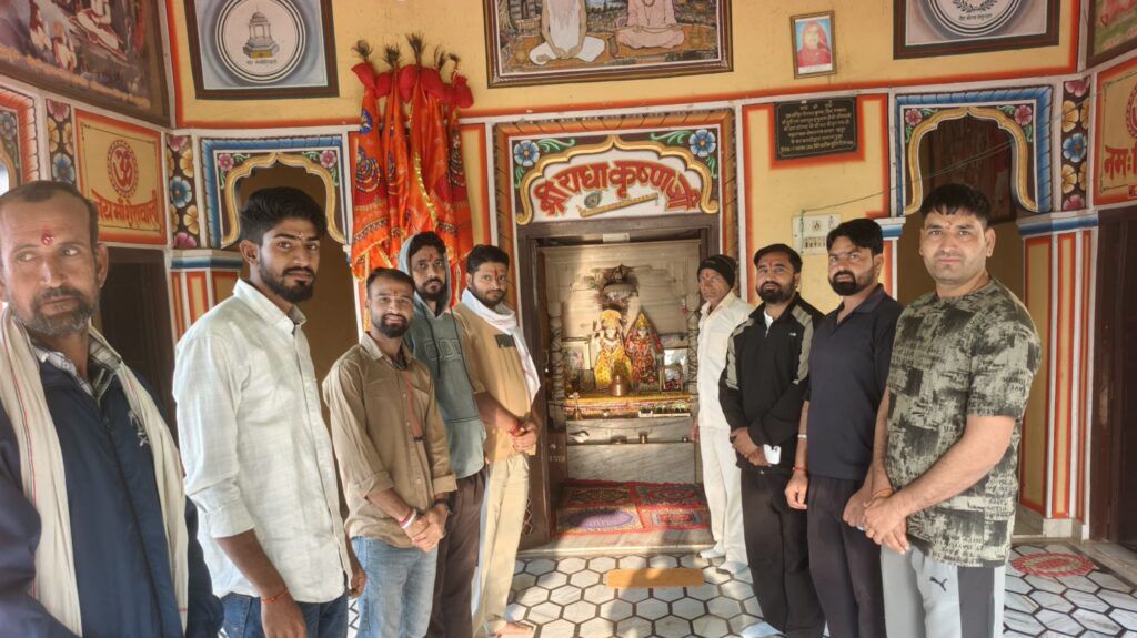 पावटा क्षेत्र में श्याम नाम के जयकारों की गूंज, राधा-कृष्ण मंदिर से निशान उठाकर खाटू धाम के लिए निकले श्रद्धालु पावटा क्षेत्र में श्याम नाम के जयकारों की गूंज, राधा-कृष्ण मंदिर से निशान उठाकर खाटू धाम के लिए निकले श्रद्धालु