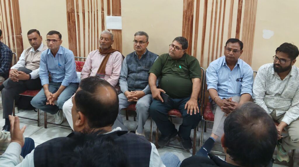 पावटा में 75 मीटर नियम के खिलाफ व्यापारियों का शंखनाद, आजीविका बचाने को लेकर बैठक आयोजित