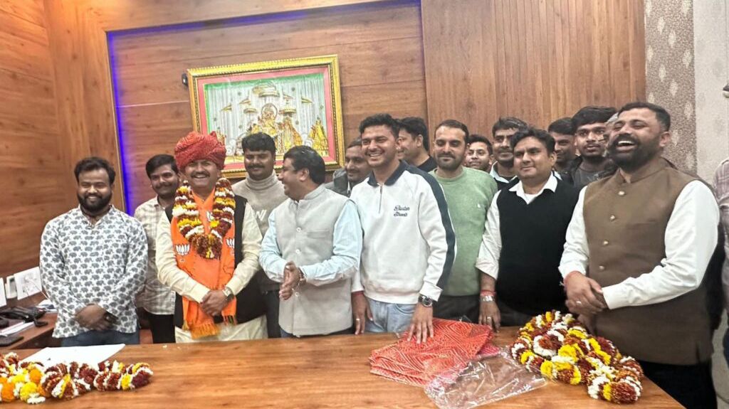 पावटा में भाजपा कार्यकर्ताओं की शिष्टाचार भेंट, प्रदेश महामंत्री श्रवण सिंह बगड़ी का स्वागत