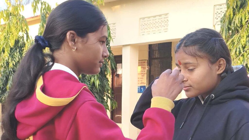 कोटपूतली-बहरोड़ जिले में बोर्ड परीक्षार्थियों का तिलक व मीठे दही से अभिनंदन