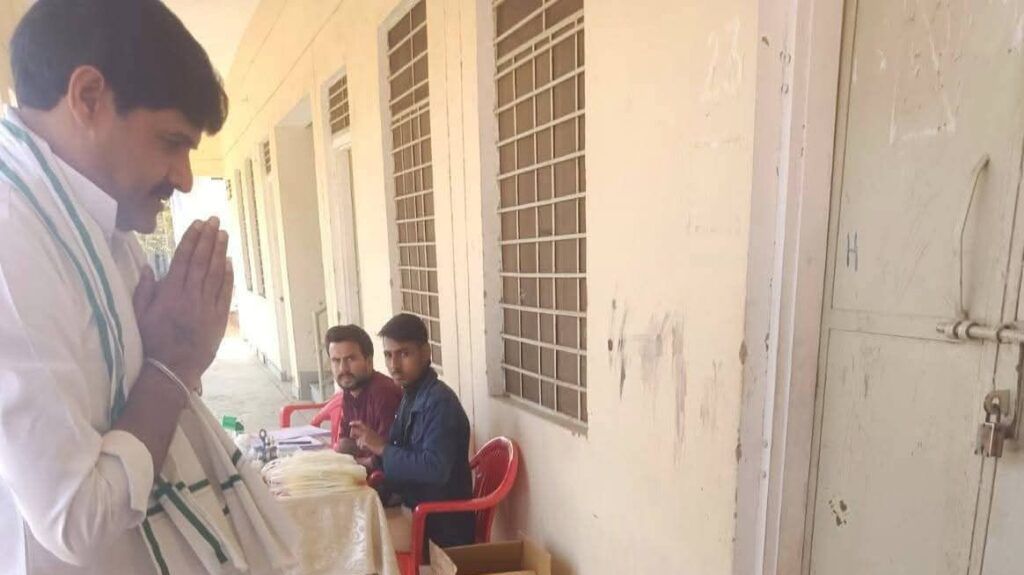 कोटपूतली-बहरोड़ जिले के सुन्दपुरा में पुलवामा हमले की बरसी पर 101 यूनिट रक्तदान कोटपूतली-बहरोड़ जिले के सुन्दपुरा में पुलवामा हमले की बरसी पर 101 यूनिट रक्तदान