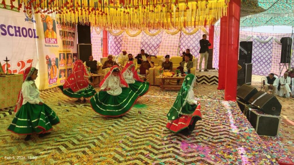 कोटपूतली-बहरोड़ जिले के सेंट जेवियर स्कूल में उड़ान महोत्सव कोटपूतली-बहरोड़ जिले में उड़ान महोत्सव में गूंजा सड़क सुरक्षा का संदेश