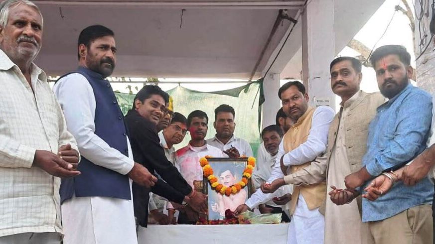 कोटपूतली-बहरोड़ जिले में गूंजे देशभक्ति के स्वर, बलिदान दिवस पर चंद्रशेखर आजाद को श्रद्धांजलि कोटपूतली क्षेत्र में गूंजे देशभक्ति के स्वर, बलिदान दिवस पर चंद्रशेखर आजाद को श्रद्धांजलि