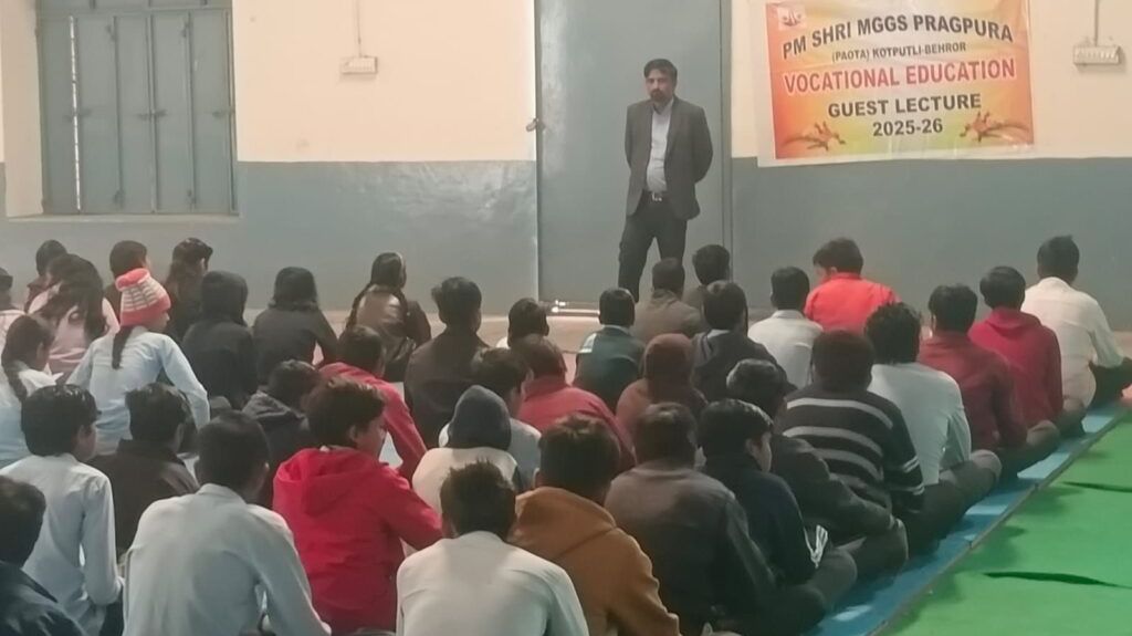 पावटा ब्लॉक के पीएम श्री विद्यालय प्रागपुरा में डेयरी व पशुपालन पर विशेषज्ञ व्याख्यान