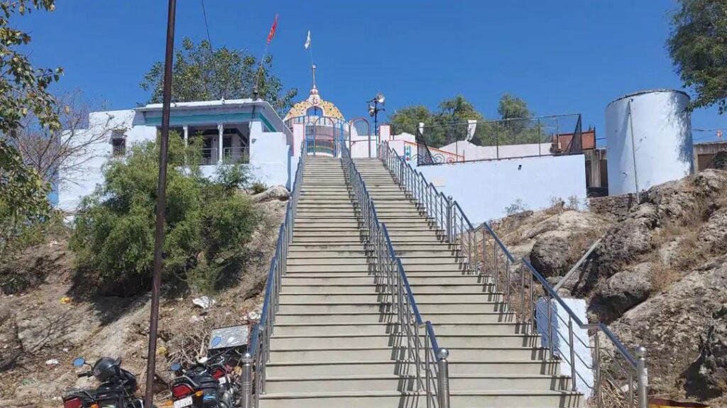 पावटा के खेलना में संत शिरोमणि टीलाजी महाराज का विशाल मेला 4 मार्च को