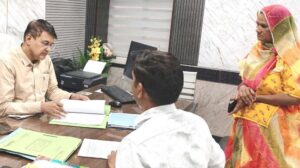 कोटपूतली-बहरोड़ जिले में कृषक साथी योजना से दो परिवारों को संबल, 2-2 लाख की सहायता स्वीकृत कोटपूतली-बहरोड़ जिले में कृषक साथी योजना से दो परिवारों को संबल, 2-2 लाख की सहायता स्वीकृत