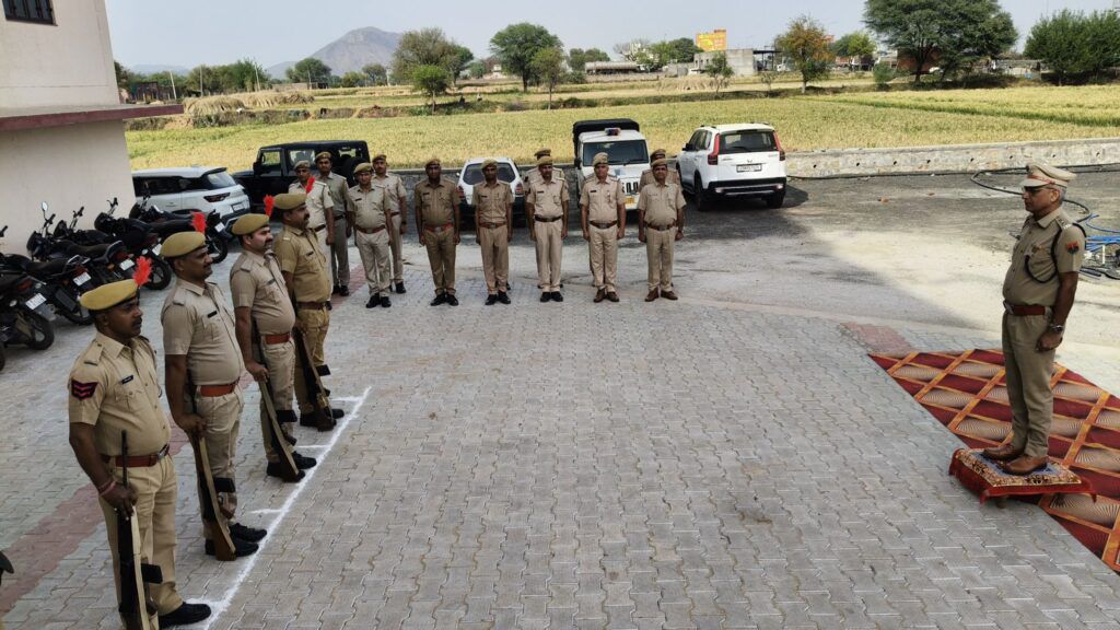 कोटपूतली-बहरोड़ जिले का पदभार संभालते ही एक्शन में एसपी सतवीर सिंह, थानों व पुलिस इकाइयों का औचक निरीक्षण