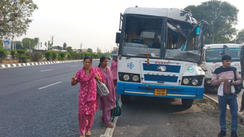 पावटा क्षेत्र में तीन दिन में दूसरा हादसा: लाडाकाबास के पास रोडवेज बस-ट्रक भिड़ंत