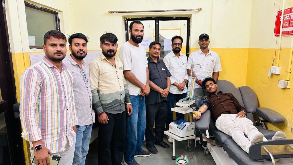 कोटपूतली-बहरोड़ जिले में कर्नल किरोड़ी सिंह बैंसला की पुण्यतिथि पर रक्तदान कोटपूतली-बहरोड़ जिले में कर्नल किरोड़ी सिंह बैंसला की पुण्यतिथि पर रक्तदान