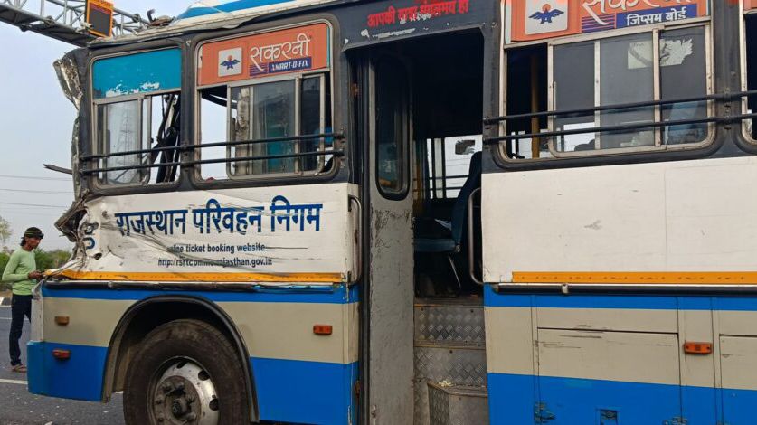 पावटा क्षेत्र में तीन दिन में दूसरा हादसा: लाडाकाबास के पास रोडवेज बस-ट्रक भिड़ंत