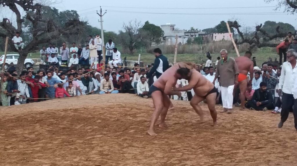 कोटपूतली-बहरोड़ जिले में भोमिया बाबा का विशाल मेला धूमधाम से सम्पन्न कोटपूतली-बहरोड़ जिले में भोमिया बाबा का विशाल मेला धूमधाम से सम्पन्न