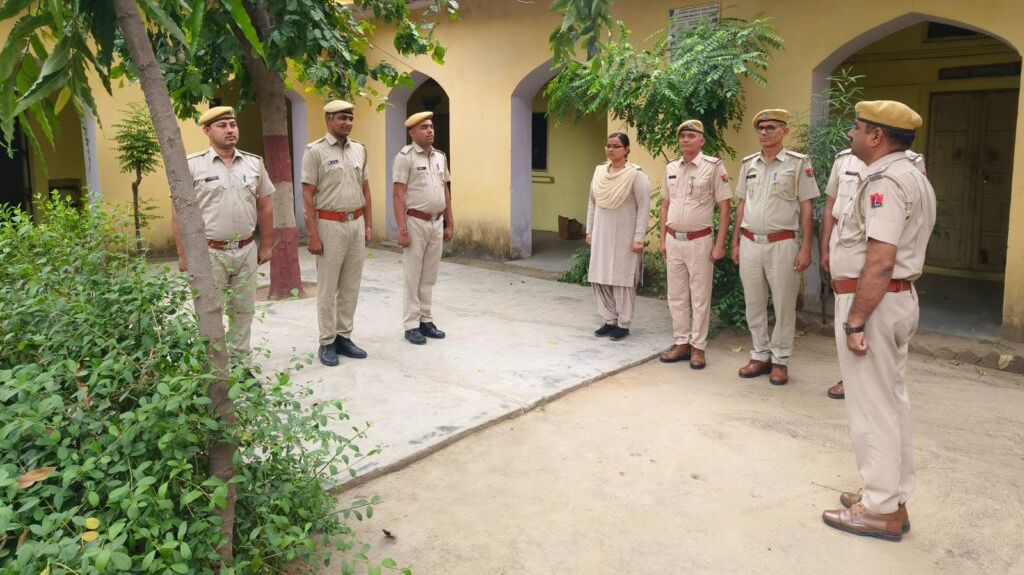 कोटपूतली-बहरोड़ जिले में सामूहिक राष्ट्रगान, ‘वंदे मातरम्’ से गुंजायमान हुआ वातावरण कोटपूतली-बहरोड़ जिले में सामूहिक राष्ट्रगान, ‘वंदे मातरम्’ से गुंजायमान हुआ वातावरण