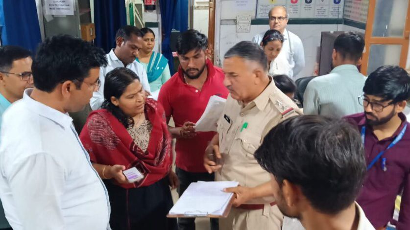 पावटा में जयपुर-दिल्ली हाईवे पर टायर फटने से पलटी श्रद्धालुओं से भरी स्लीपर बस, 58 घायल